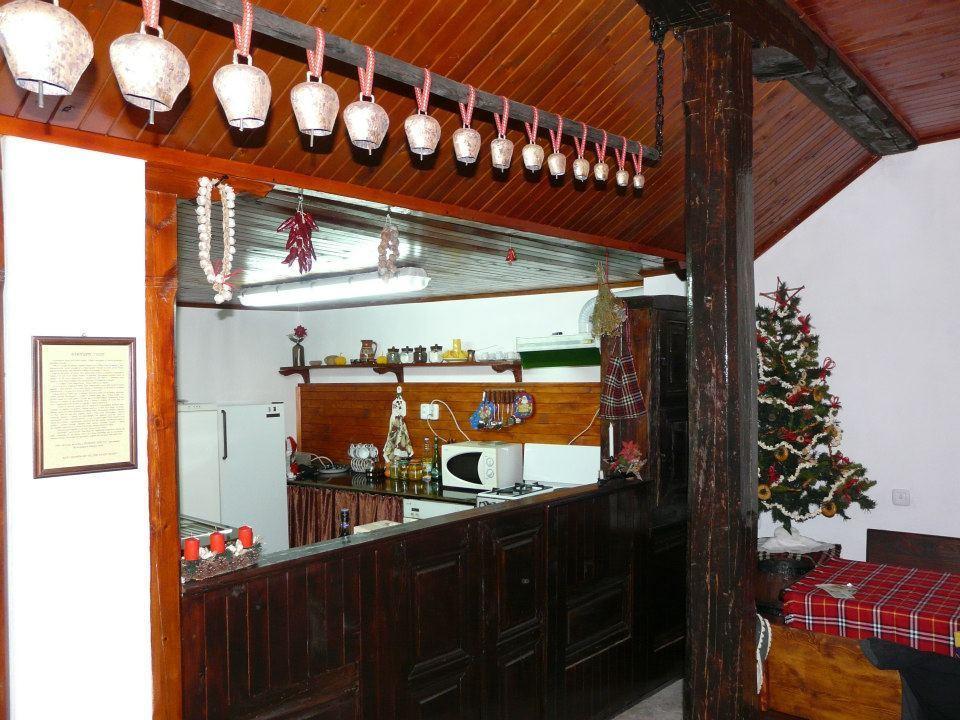 Staroto Shkolo House - Rooms For Guests Subotkovtsi Luaran gambar